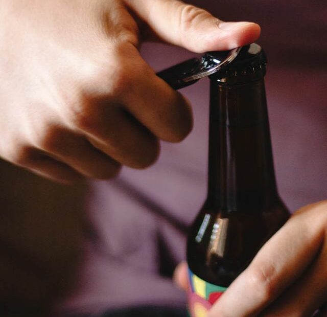 How To Open A Beer Without A Bottle Opener - 13 Hacks For Opening Beer  Anytime, Anywhere