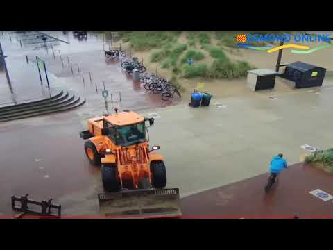 18-06-2021 Wateroverlast Egmond aan Zee, Zuiderstraat en voorstraat, waterbassin faalt.